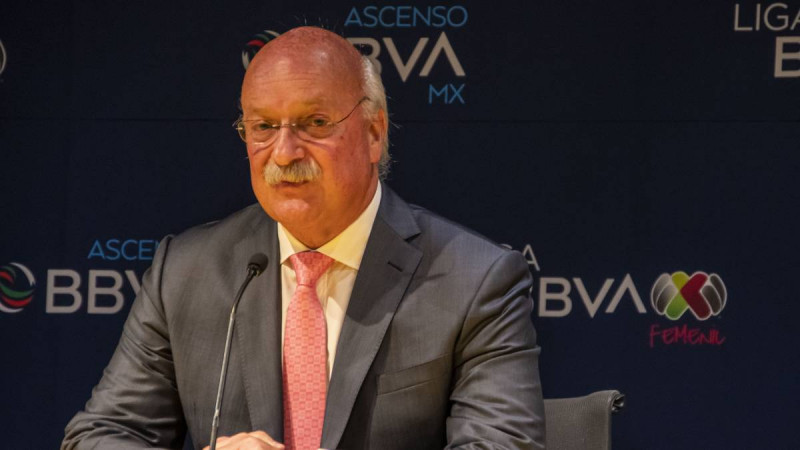 Enrique Bonilla da la cara a los rumores de Monarcas