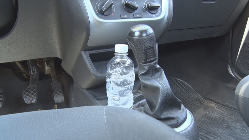 Cuidado, no deje su gel antibacterial en su carro