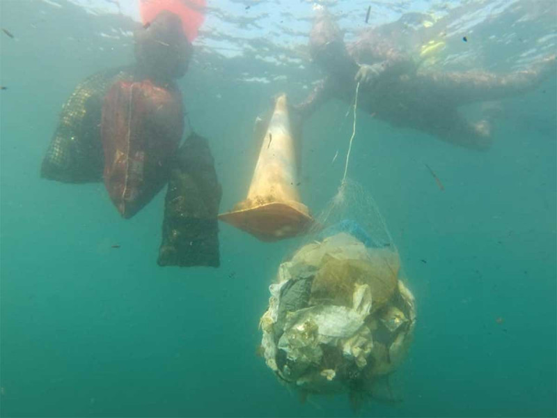 Material quirúrgico en las aguas del Mar Mediterráneo, preocupa a ambientalistas