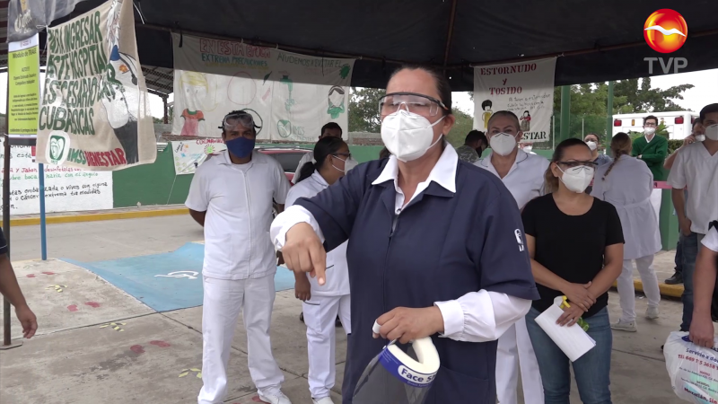 Entregan equipo de protección Trabajadores del IMSS en Villa Unión