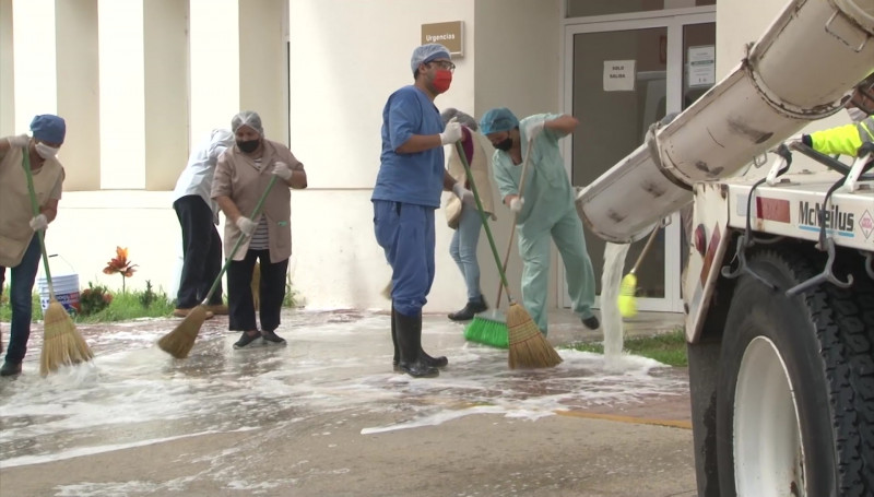 Sanitizan Hospitales Generales en Sinaloa