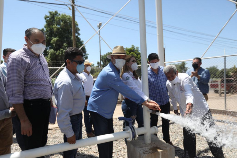 Entrega gobernador plantas de agua potable a varias comunidades de el fuerte