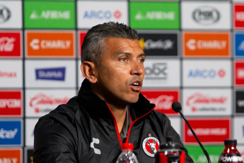 Presentan a Franky Oviedo como DT de Xolos Femenil