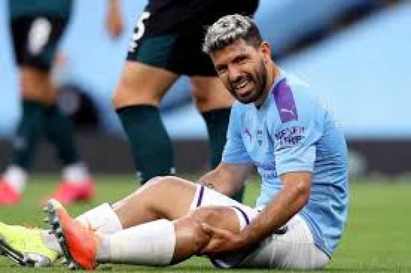 Kun Agüero es operado con éxito