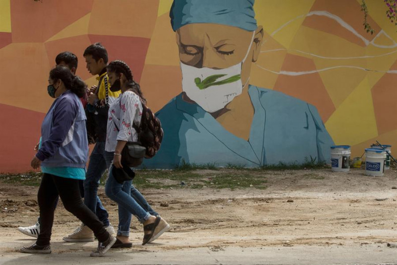 La pandemia sigue en una fase "preocupante e intensa" en Latinoamérica, advierte la OMS