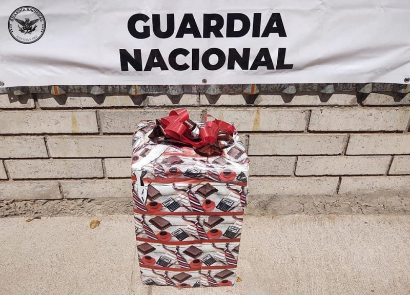 Guardia Nacional detecta droga envuelta en regalo
