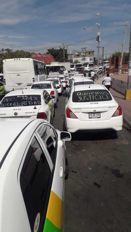Taxistas exigen justicia para chófer asesinado