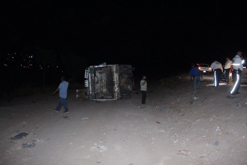 Se vuelca camión recolector de basura del Ayuntamiento de Culiacán