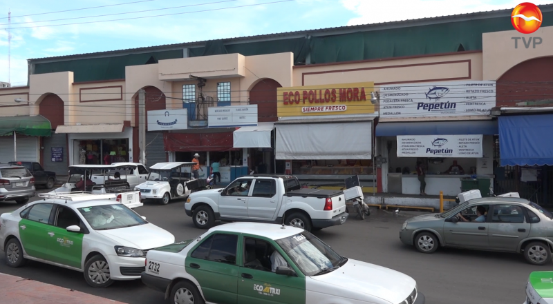 Locatarios de Mercado proponen demolición de escuela para crear estacionamiento