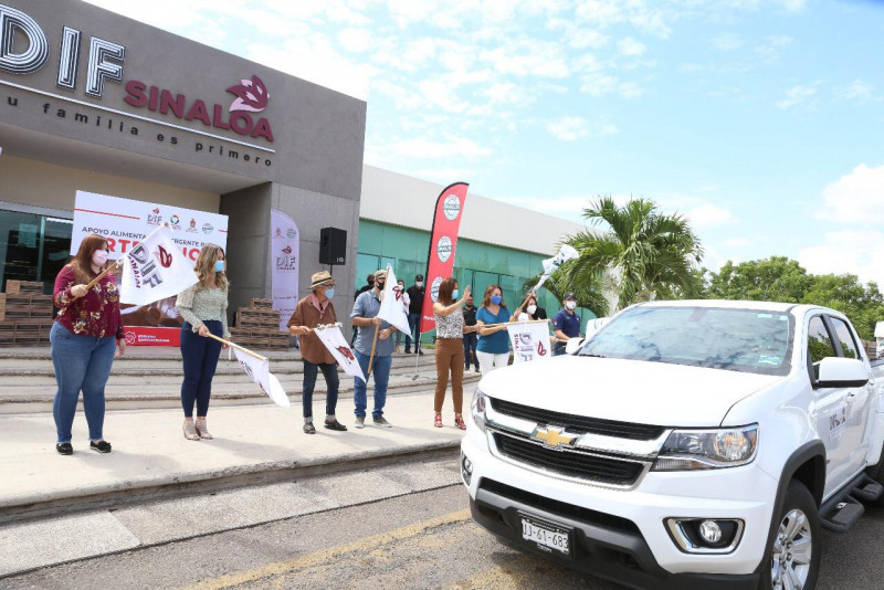Artesanos reciben apoyo alimentario de DIF Sinaloa