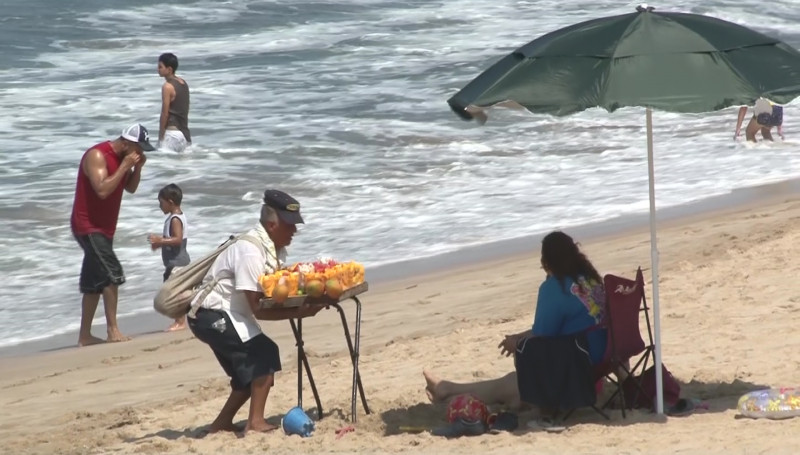 Impulsarán vendedores de playa su propio distintivo de sanidad