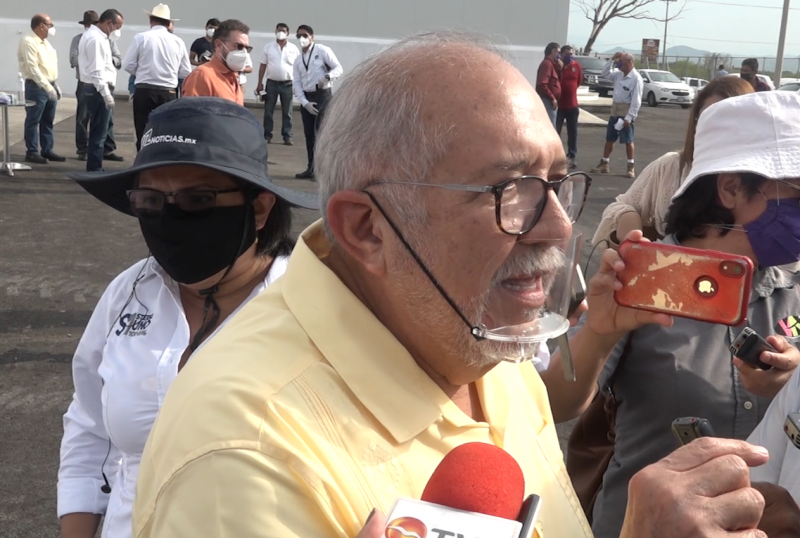 Alcalde reconoce que apertura de playas causaría brote de COVID-19