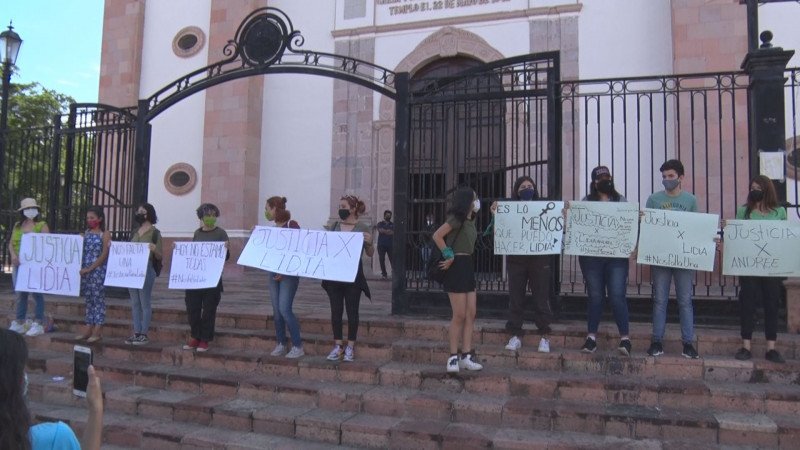 Marchan exigiendo justicia para la joven Lidia Andree