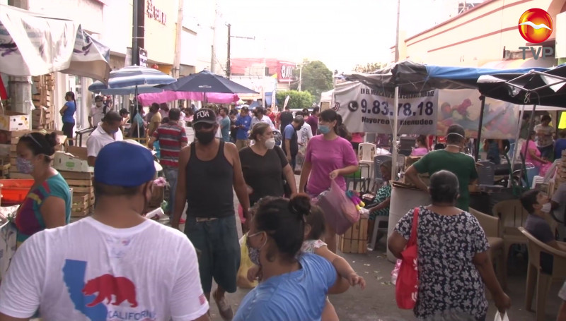 "Abarrotan" mazatlecos la Colonia Benito Juárez este domingo