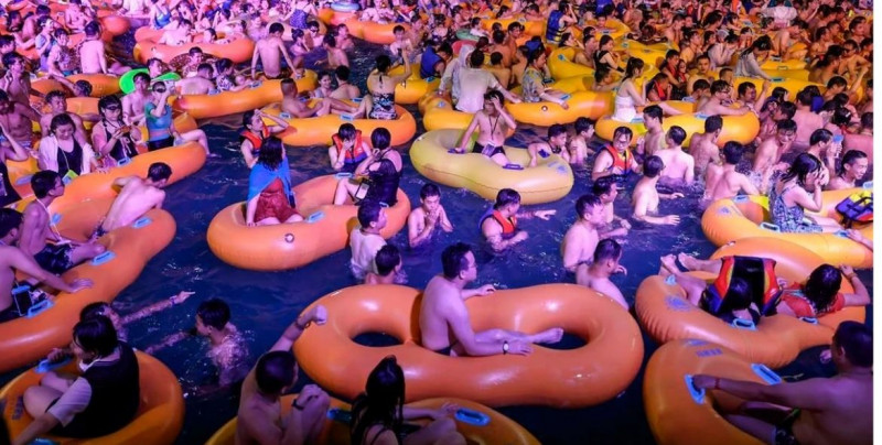 En Wuhan, China, celebran con esta macrofiesta el fin de su epidemia