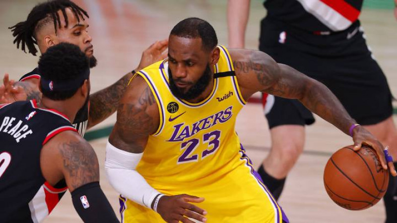 Lakers emparejan la serie ante  Portland