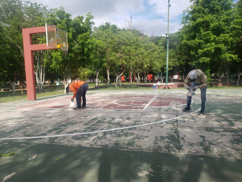 IMDEC trabaja en mejoras de canchas deportivas en Culiacán