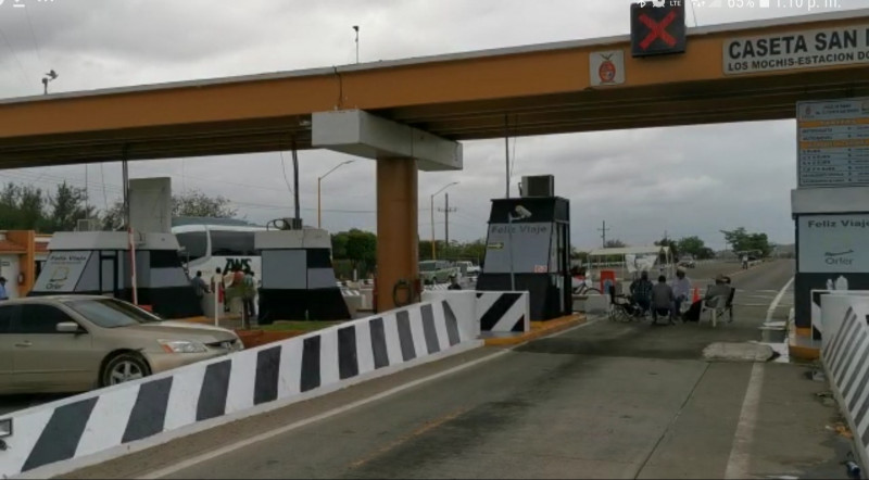 Trigueros liberan la caseta de peaje San Miguel