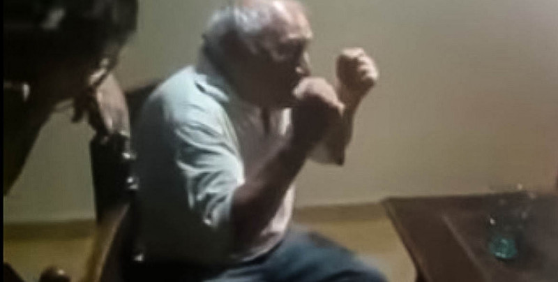 Video: abuelo llora de felicidad al enterarse que su nieto se graduó como abogado