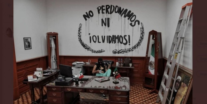 "Exageración en todo sentido": López Obrador, sobre difusión en la manifestación feminista en la CNDH