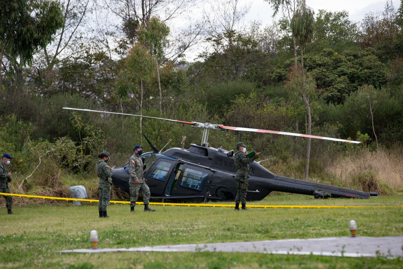 Helicóptero militar de Ecuador sufre accidente en cerro de Quito sin víctimas