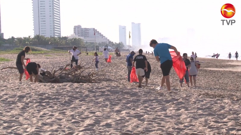 Realizan jornada pro ambiente en Playa Brujas