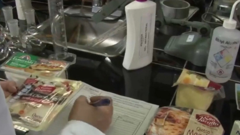 En suspensión de quesos, autoridades deben concensar con productores y empresas: Diputado