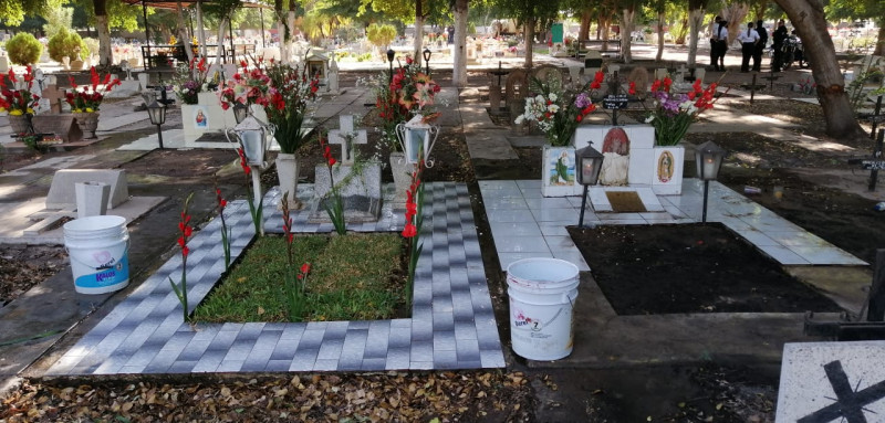 Cumplen Ahomenses protocolos para el ingreso en panteones