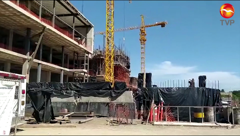 Abejas atacan a trabajadores de obra en construcción