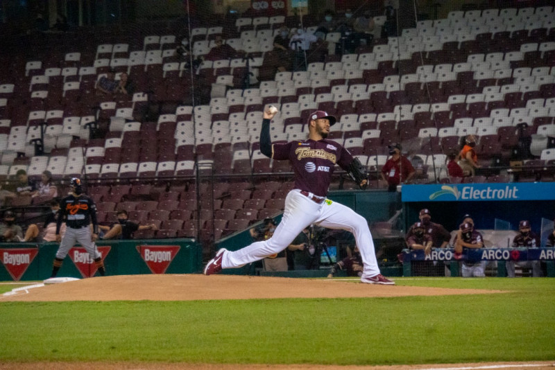 Tomateros gane el primero de la serie 2-1 a Naranjeros