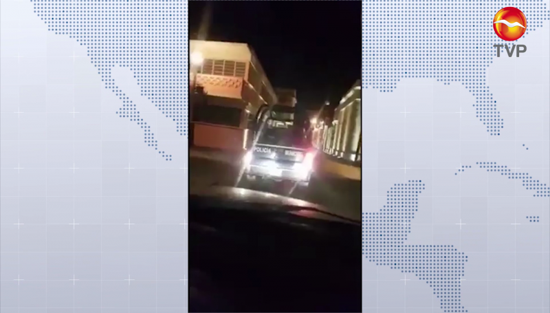 Persecución a policías, los acusan de desvalijar carro que había sido robado