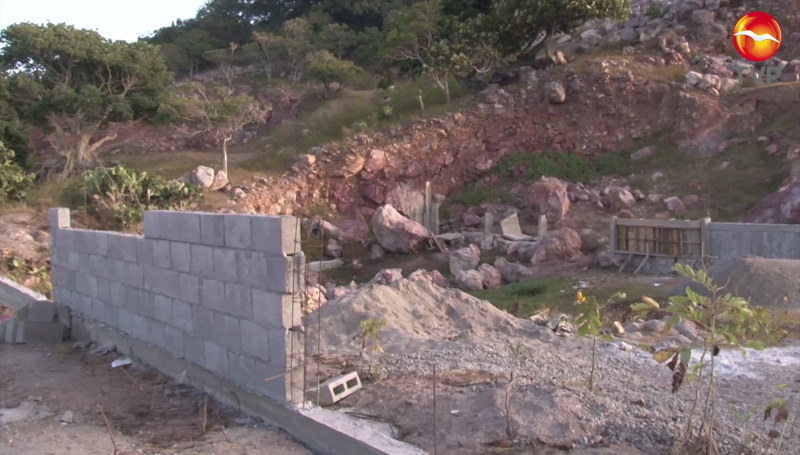 Exigen se detenga construcción en ojo de agua del cerro de los Chivos