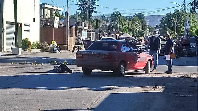 Asesinan a carrocero con R15 en la colonia Lázaro Cárdenas
