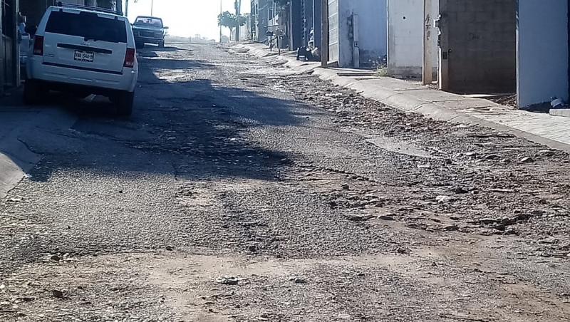 En mal estado las calles en Hacienda del Valle