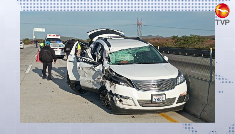 Tráiler embiste a paisanos en la Mazatlán-Tepic