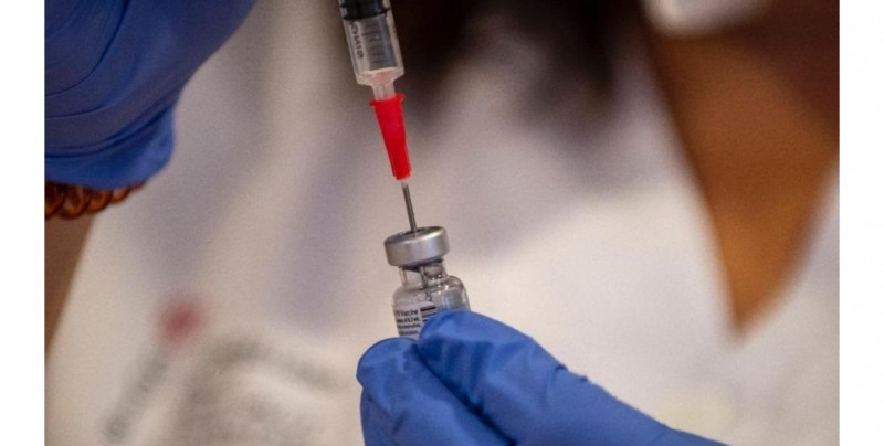 Mujer alemana es hospitalizada por sobredosis de la vacuna de Covid-19: recibió 5 veces la dosis