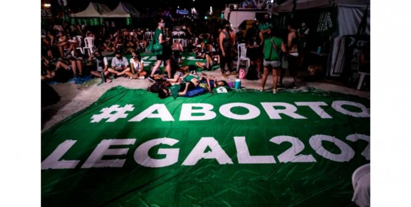 Argentina aprueba el aborto y supera décadas de luchas e intentos frustrados