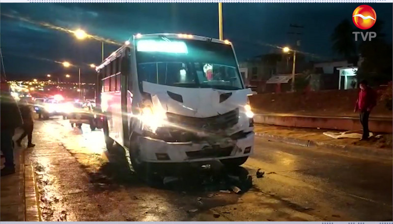 ¡Chocan camiones en Mazatlán!, hay personas lesionadas