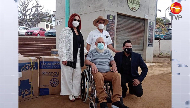 Fundación entrega sillas de ruedas al Club Rotario Mazatlán y CRRI