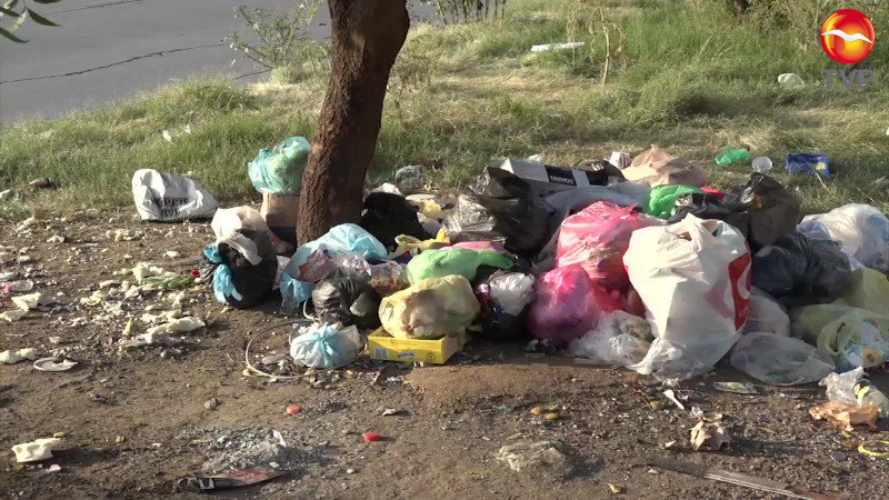 Más sectores acumulan cerros de basura en sus calles