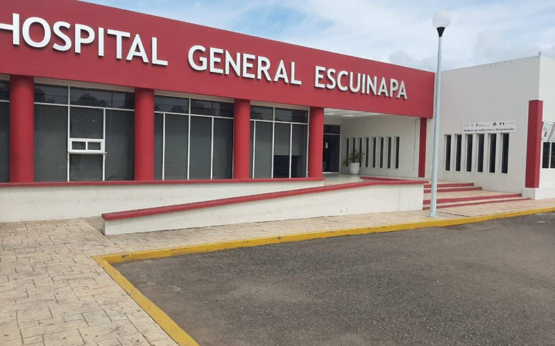 Rumoran destitución del Director del Hospital de Escuinapa por permitir vacunación del alcalde Emmett Sotto
