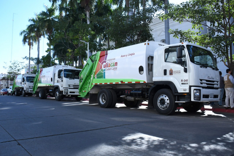 Ayuntamiento de Culiacán entrega 3 camiones recolectores de basura a la sindicatura de Costa Rica y Eldorado
