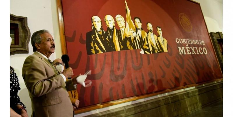 Alcalde de Culiacán pone a AMLO junto a históricos en el mural "La Cuarta Transformación"