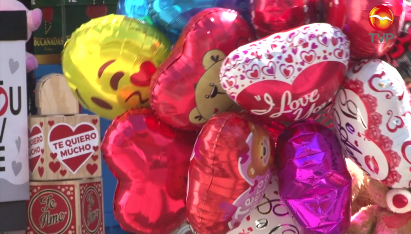 Llaman a evitar regalar globos y osos de peluche en San Valentín