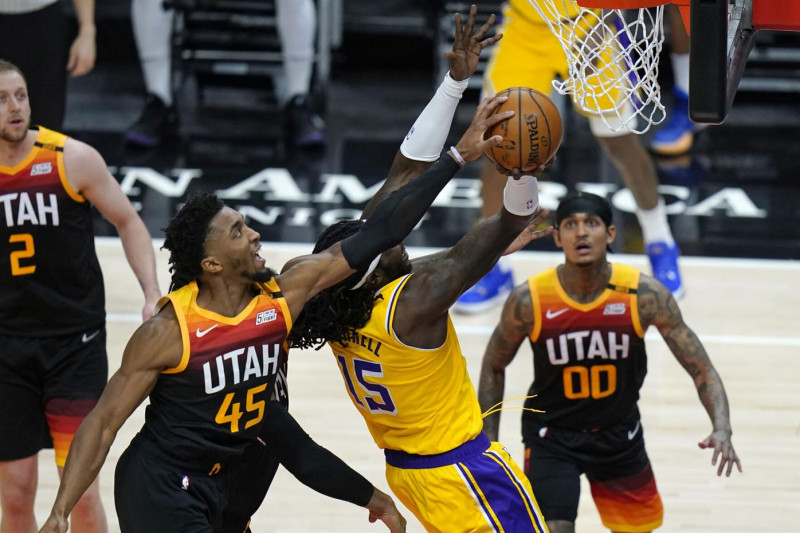 El Jazz le da una paliza a los Lakers