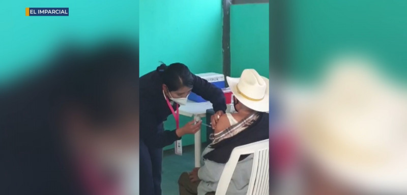 En Etchojoa, inicia vacunación anti covid 19