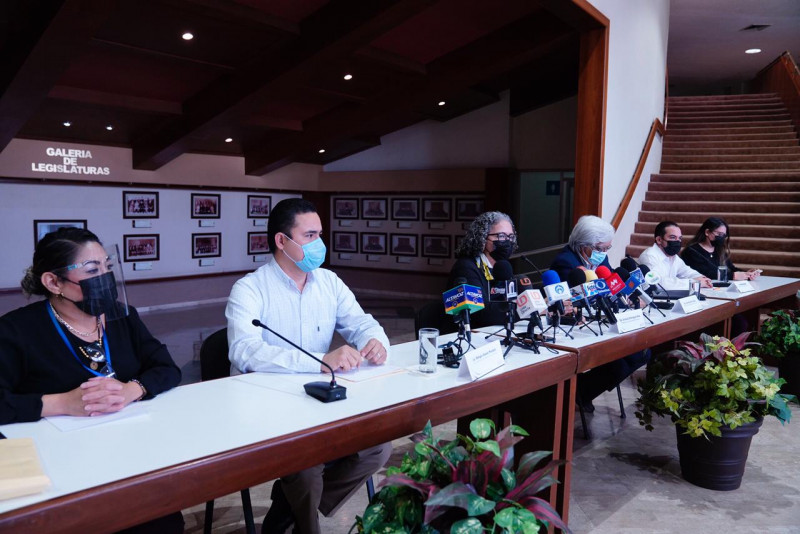 Congreso autoriza 20 plazas de profesionistas y 7 nuevas bases a trabajadores