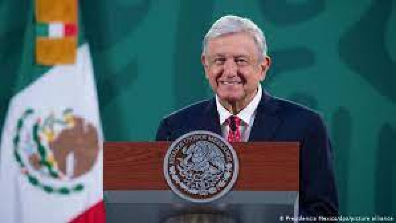 Si llegan apoyos de candidatos tómenlos y denuncien: AMLO