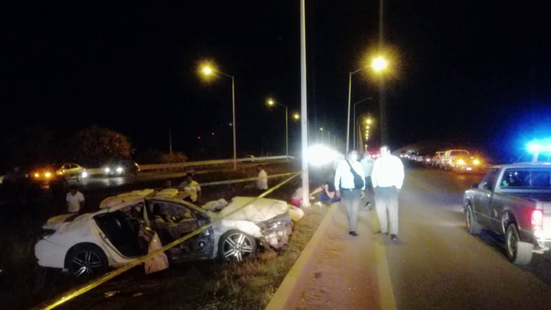 Un muerto y dos  heridos graves deja volcadura