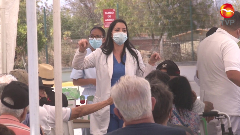 Dos módulos permanecen abiertos para vacunación en Mazatlán